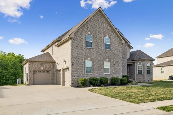 $686,900 | 333 Clarabelle Lane, Clarksville, TN 37043