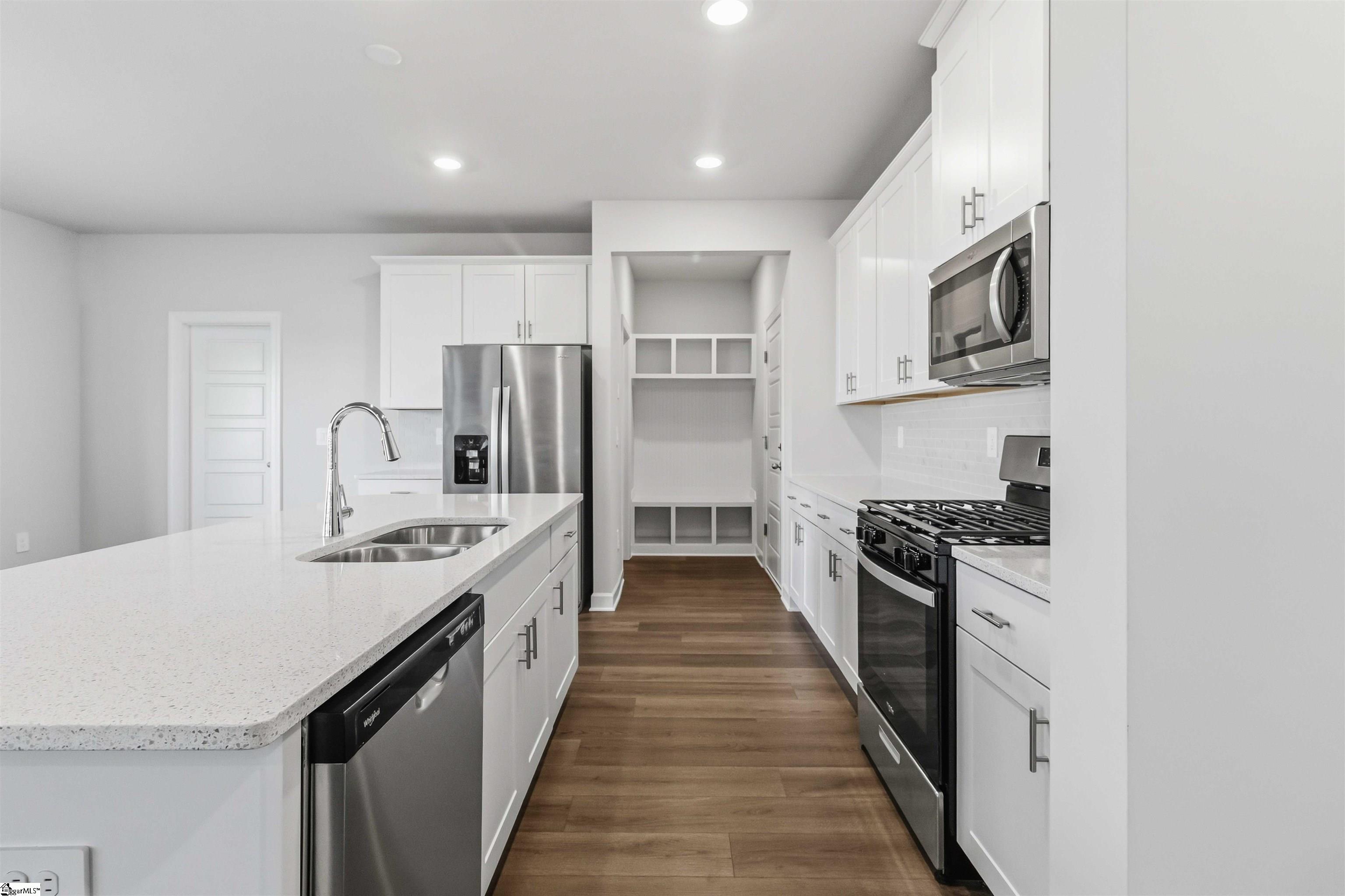 601 Hollybank Street Fountain Inn, SC 29644 - Photo 7 of 38