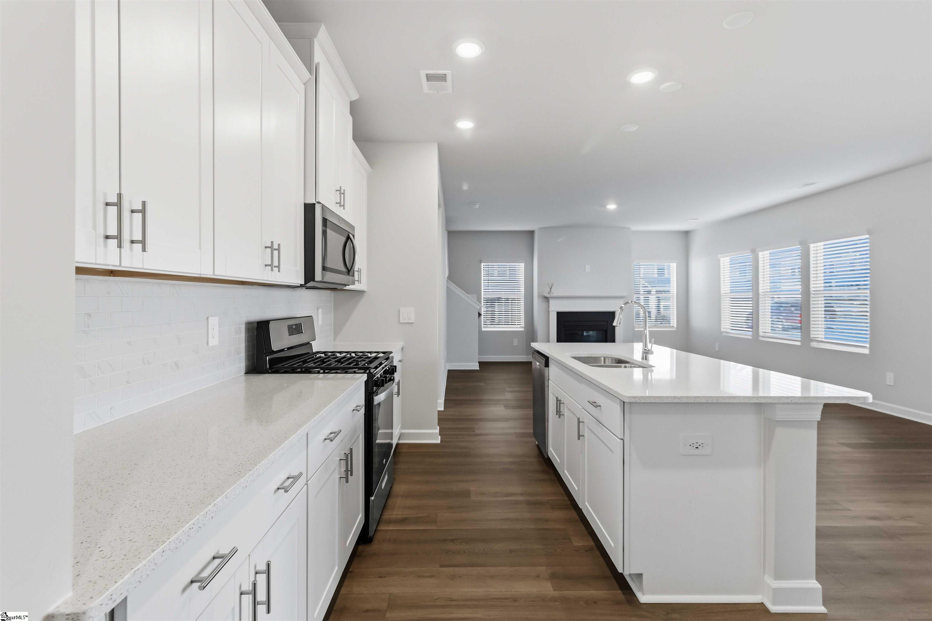 601 Hollybank Street Fountain Inn, SC 29644 - Photo 9 of 38