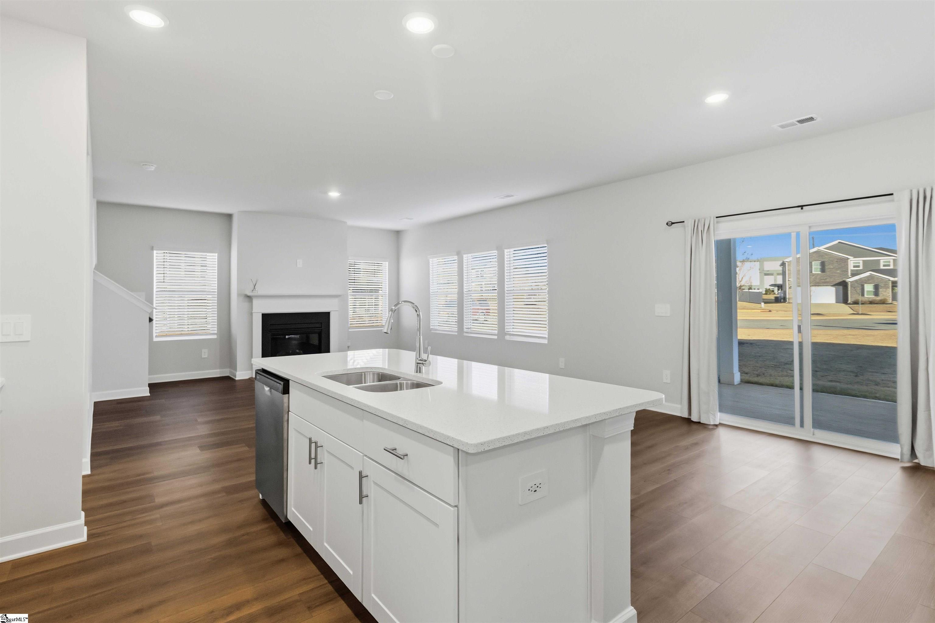 601 Hollybank Street Fountain Inn, SC 29644 - Photo 10 of 38