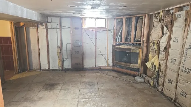 $39,900 | 14609 Lexington Avenue, Harvey, IL 60426