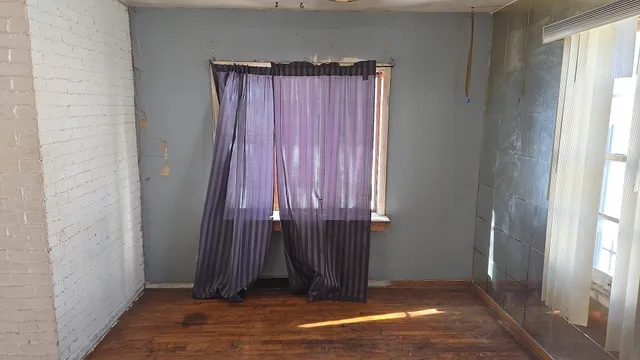 $39,900 | 14609 Lexington Avenue, Harvey, IL 60426