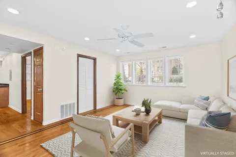 $129,900 | 125 Callan Avenue, Unit 1W, Evanston, IL 60202