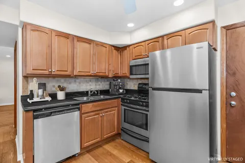 $129,900 | 125 Callan Avenue, Unit 1W, Evanston, IL 60202