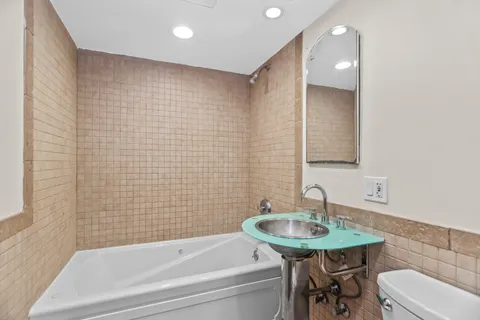 $129,900 | 125 Callan Avenue, Unit 1W, Evanston, IL 60202