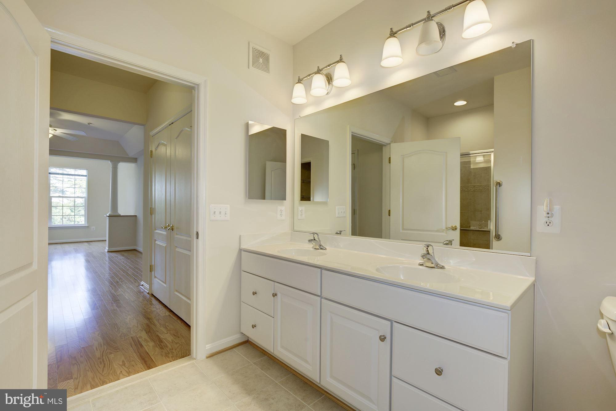 7305 Brookview Road, Unit 304 Elkridge, MD 21075 - Photo 20 of 45 Spacious Master Bath w/Linen Closet