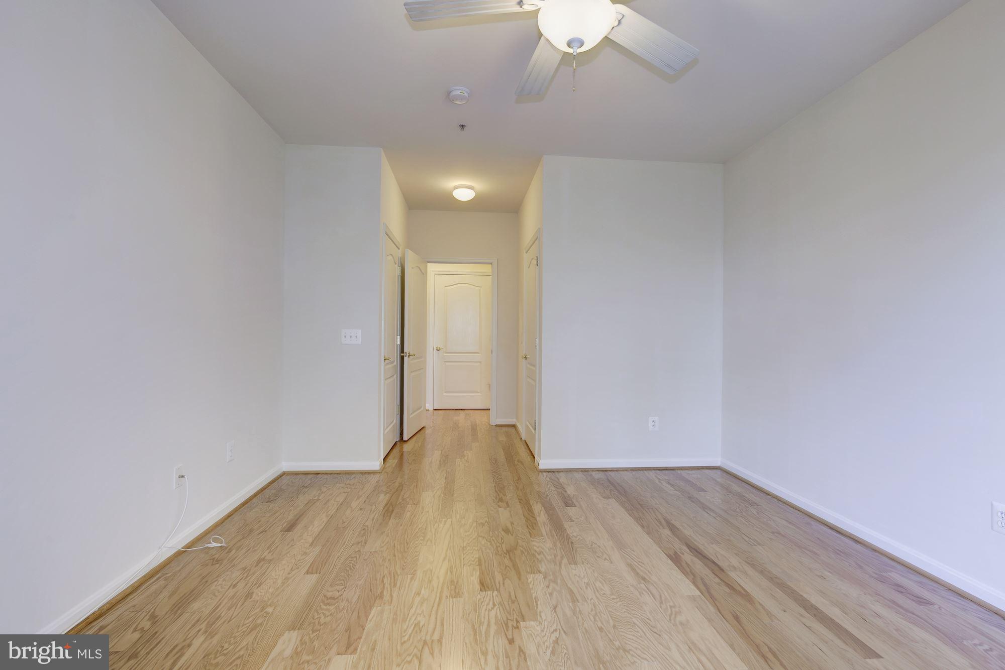 7305 Brookview Road, Unit 304 Elkridge, MD 21075 - Photo 29 of 45 2nd full Bath - right outside Second Bedroom