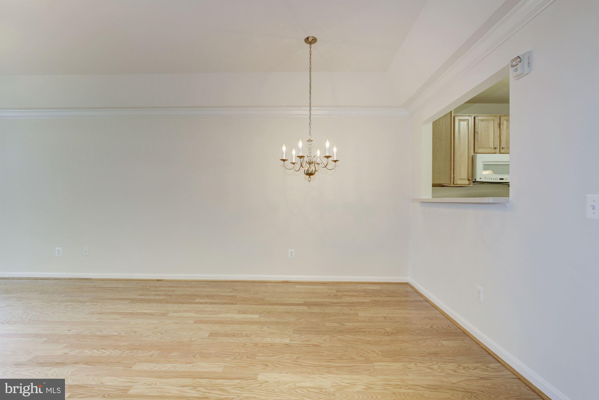 7305 Brookview Road, Unit 304 Elkridge, MD 21075 - Photo 10 of 45 Dining Area