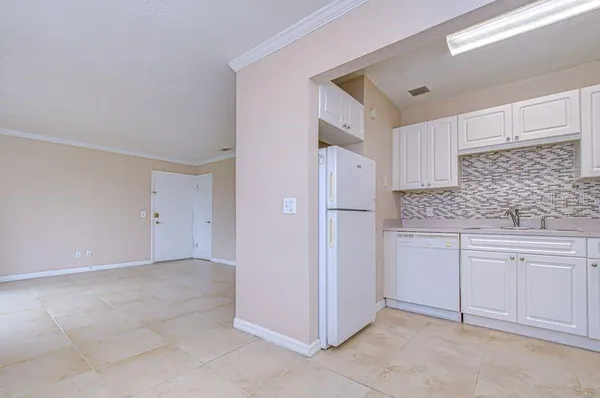 $162,900 | 13693 Orange Sunset Drive, Unit 203, Tampa, FL 33618