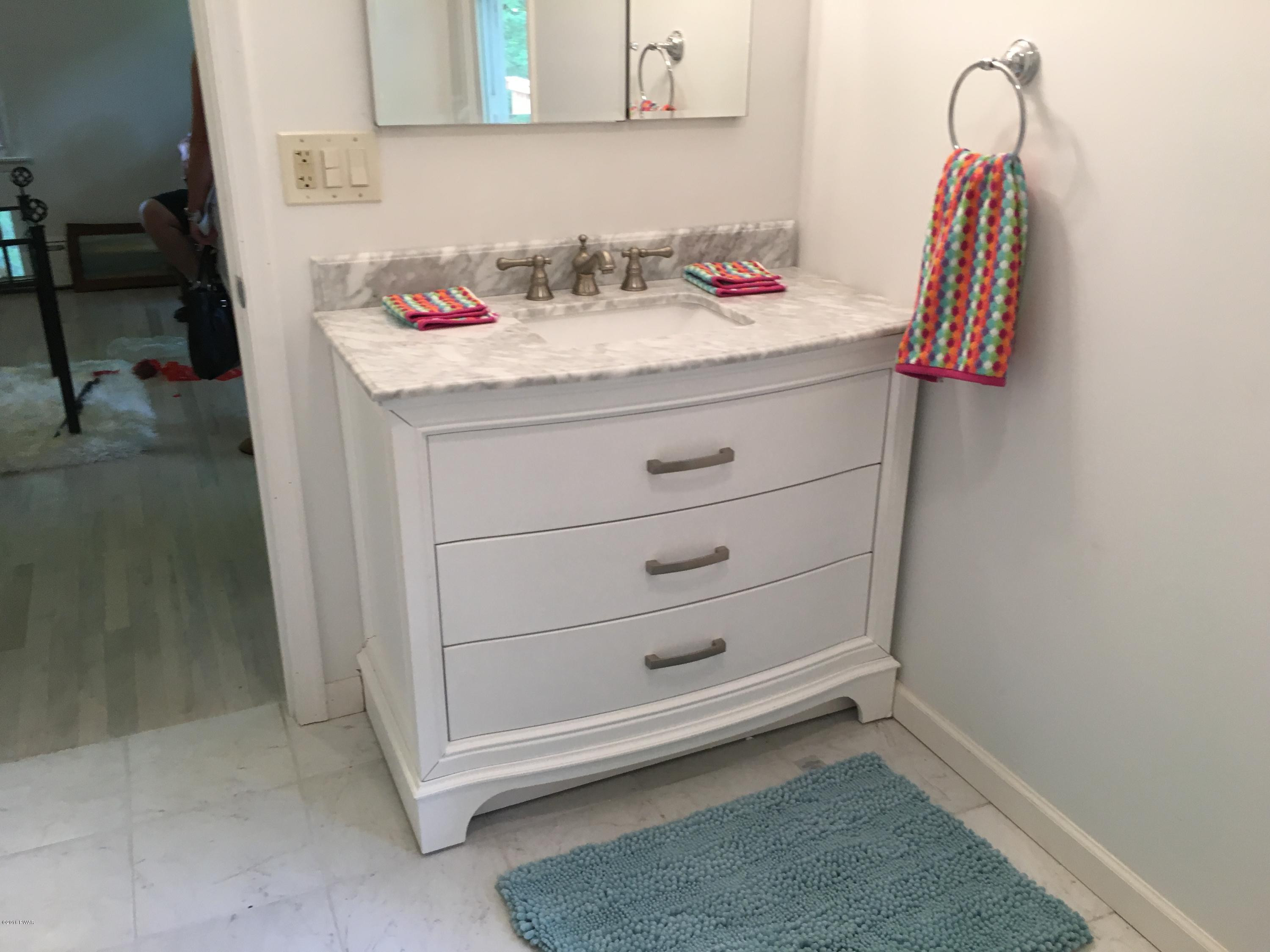 165 Foster Hill Road Milford, PA 18337 - Photo 8 of 37 Updated Master Bathroom