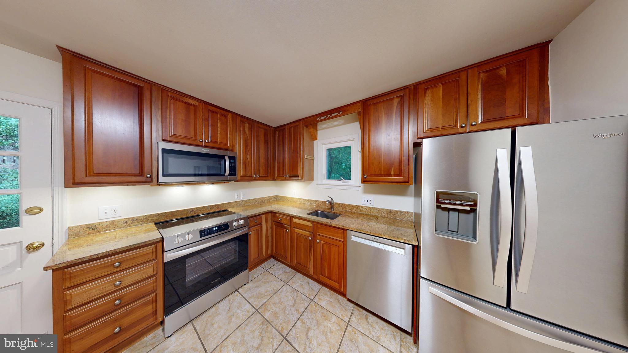 6703 Rannoch Road Bethesda, MD 20817 - Photo 2 of 27 Gallery Image 2