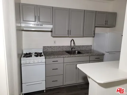 $1,525 | 639 South Cochran Avenue, Unit 109, Los Angeles, CA 90036
