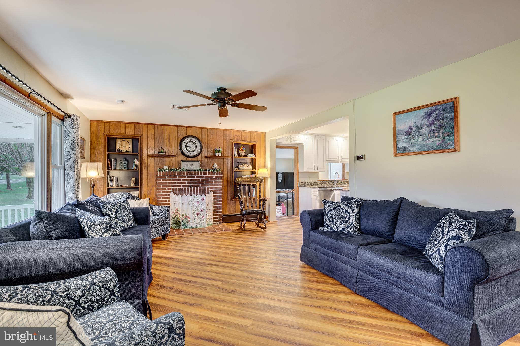 3724 Millers Station Road Manchester, MD 21102 - Photo 20 of 38 Living Room