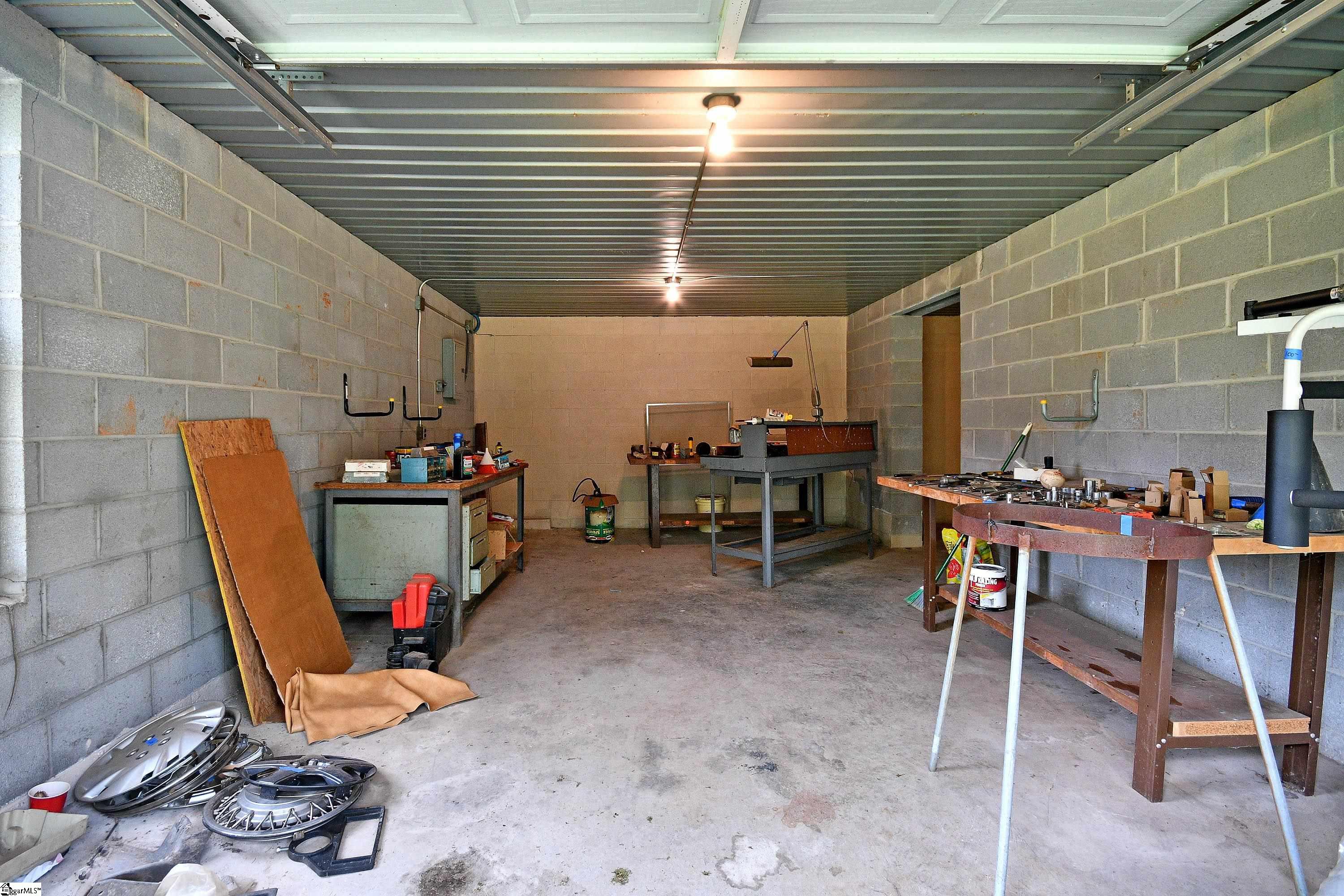 228 Eastbourne Road Greenville, SC 29611 - Photo 8 of 36 Gallery Image 8