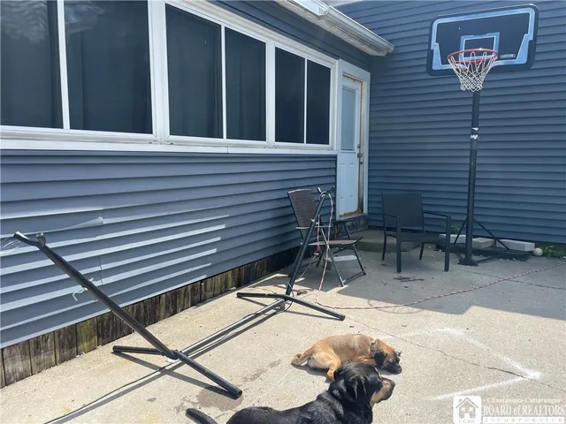 $149,900 | 129 Eagle Street, Pomfret, NY 14063