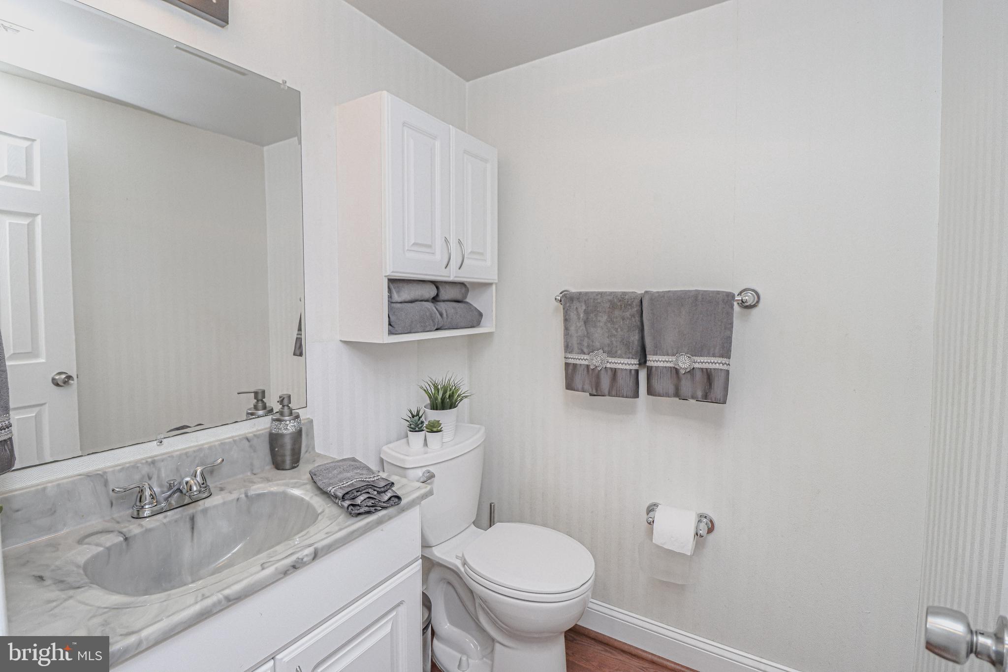 9515 Burdett Road Burke, VA 22015 - Photo 14 of 34 Main level bath
