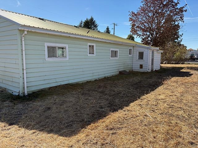 210 North E Foster Street Creston, WA 99117 - Photo 11 of 15