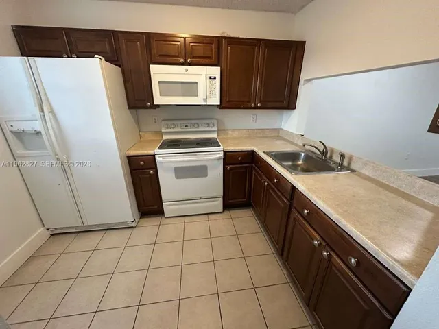 $2,200 | Pembroke Pines, Pembroke Pines, FL 33024