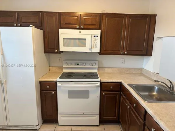 $2,100 | Pembroke Pines, Pembroke Pines, FL 33024
