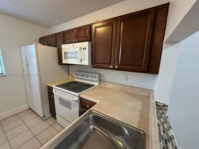 $2,200 | Pembroke Pines, Pembroke Pines, FL 33024
