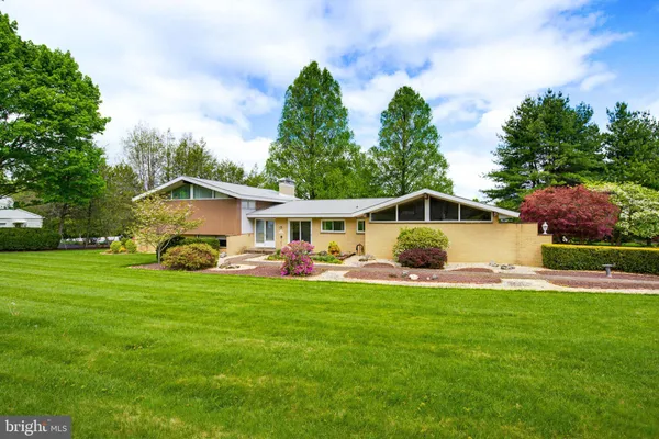 $650,000 | 2149 Stonecrest Drive, Lancaster, PA 17601