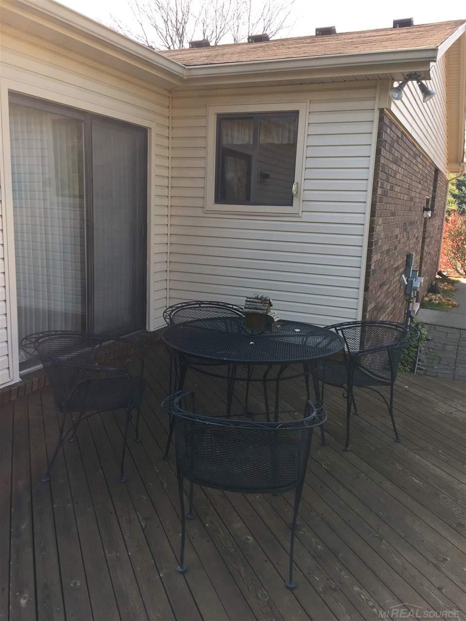 919 Stag Ridge Road Rochester Hills, MI 48309 - Photo 15 of 16