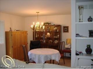 432 Willow Grove Lane Rochester, MI 48307 - Photo 5 of 11 Dining Room.jpg