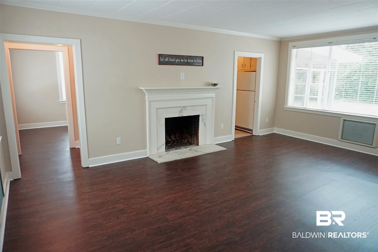 311 Dawn Place Mobile, AL 36609 - Photo 4 of 35 Living Room