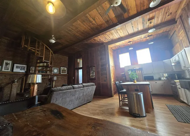 $368,000 | 7920 Weilbrenner Road, Mount Vernon, IN 47620