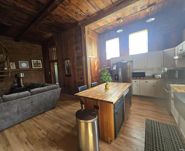 $368,000 | 7920 Weilbrenner Road, Mount Vernon, IN 47620