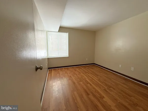 $2,300 | 9733 Kings Crown Court, Unit 102, Fairfax, VA 22031