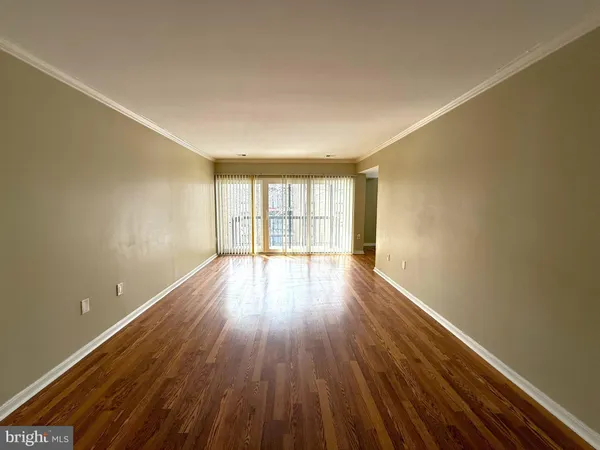 $2,300 | 9733 Kings Crown Court, Unit 102, Fairfax, VA 22031