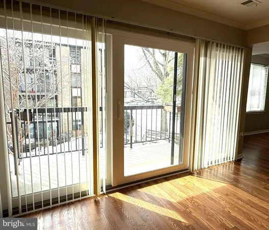 $2,300 | 9733 Kings Crown Court, Unit 102, Fairfax, VA 22031