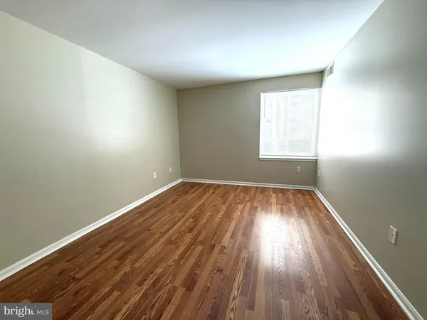 $2,300 | 9733 Kings Crown Court, Unit 102, Fairfax, VA 22031