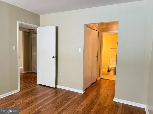 $2,300 | 9733 Kings Crown Court, Unit 102, Fairfax, VA 22031