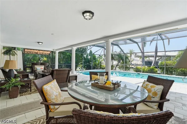 $1,249,999 | 20 Bayview Boulevard, Fort Myers Beach, FL 33931