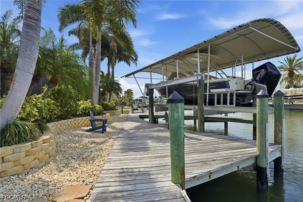 $1,249,999 | 20 Bayview Boulevard, Fort Myers Beach, FL 33931