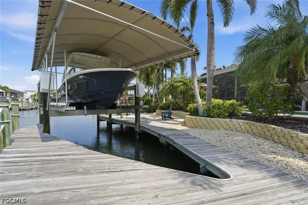 $1,249,999 | 20 Bayview Boulevard, Fort Myers Beach, FL 33931