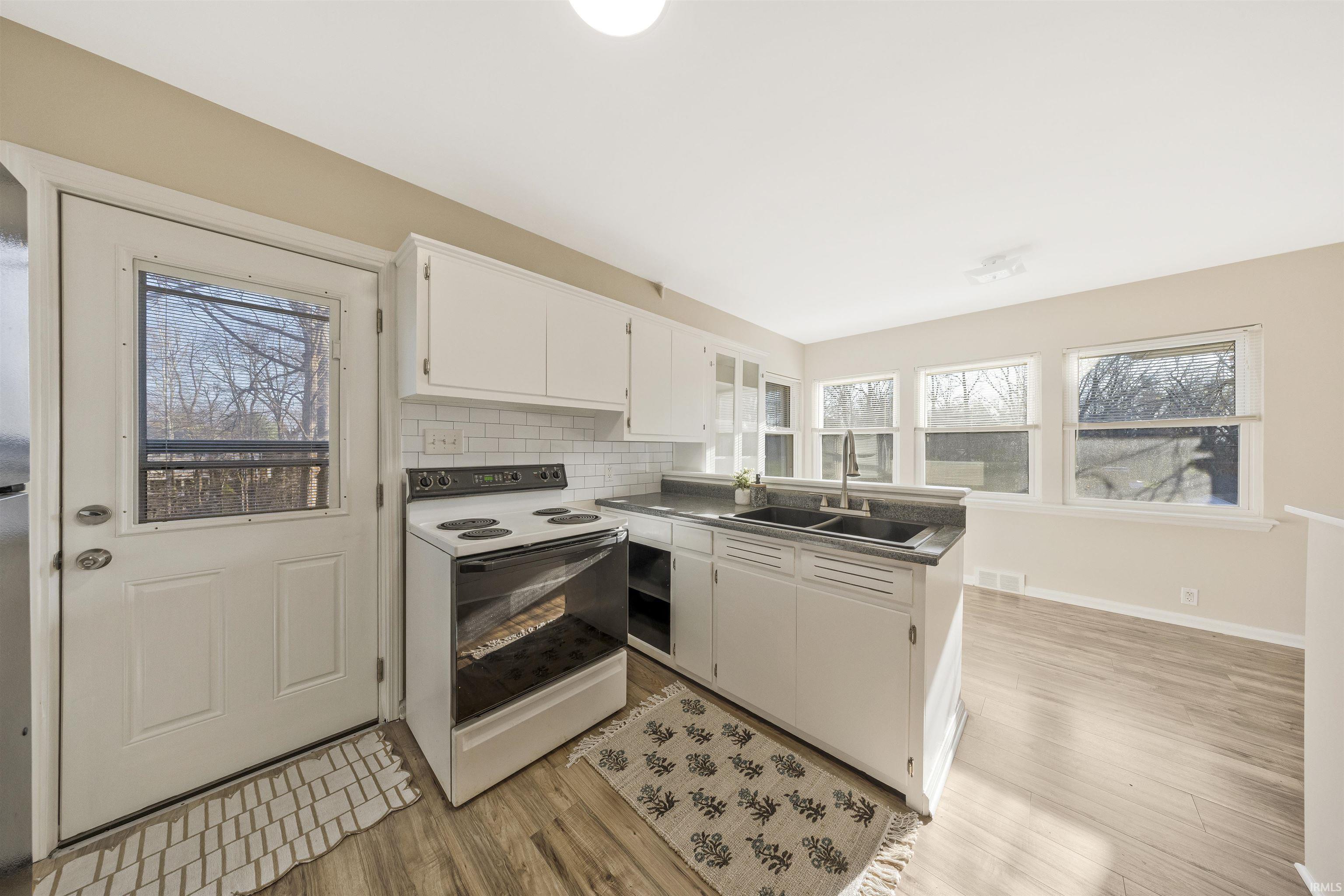 5910 Newburgh Road Evansville, IN 47715 - Photo 13 of 32