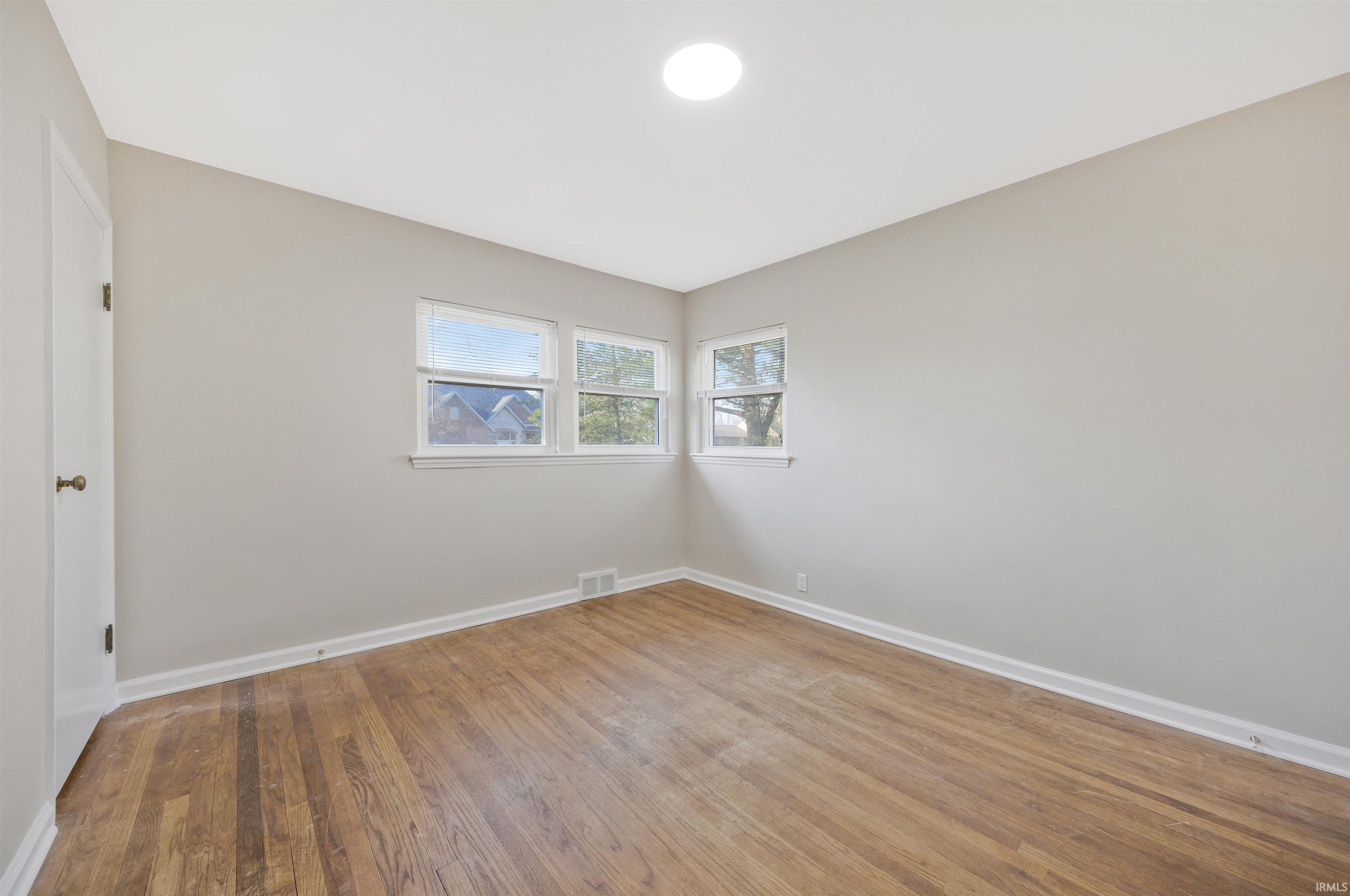 5910 Newburgh Road Evansville, IN 47715 - Photo 16 of 32