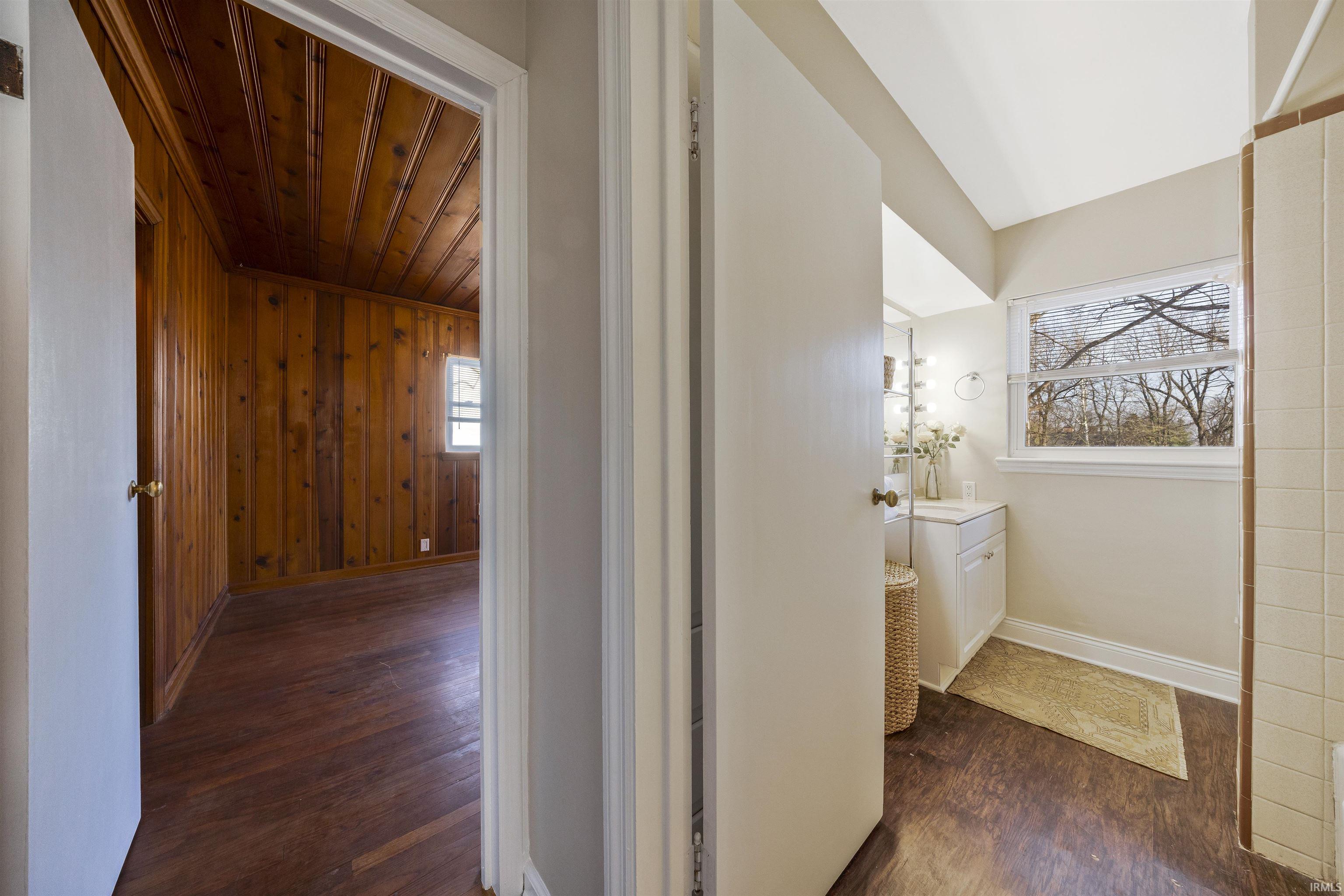 5910 Newburgh Road Evansville, IN 47715 - Photo 19 of 32