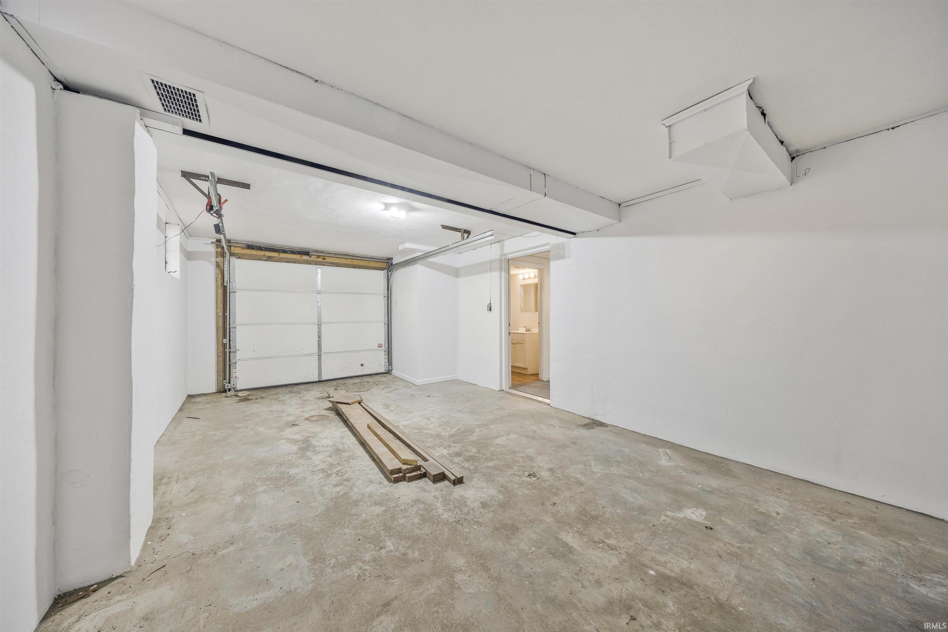 5910 Newburgh Road Evansville, IN 47715 - Photo 26 of 32