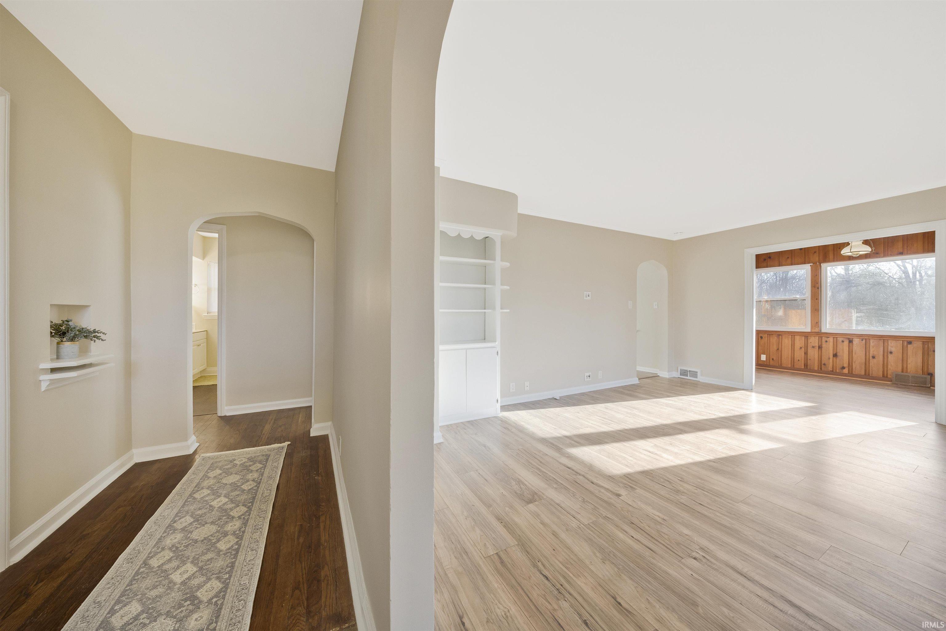 5910 Newburgh Road Evansville, IN 47715 - Photo 6 of 32