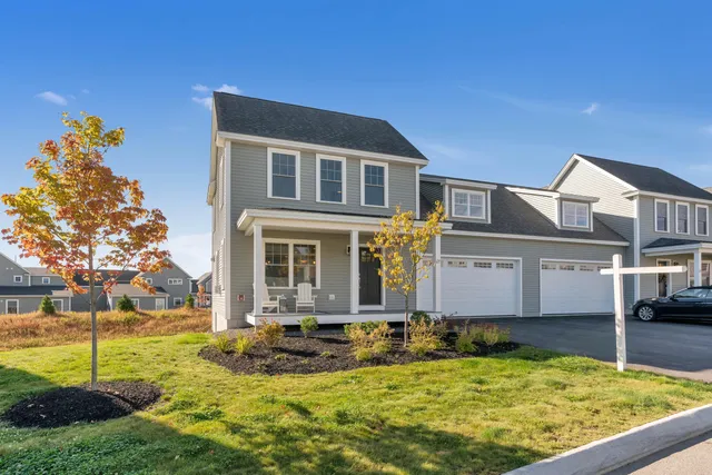 $725,000 | 127 Falcon Crest Drive, Unit 4, Gorham, ME 04038