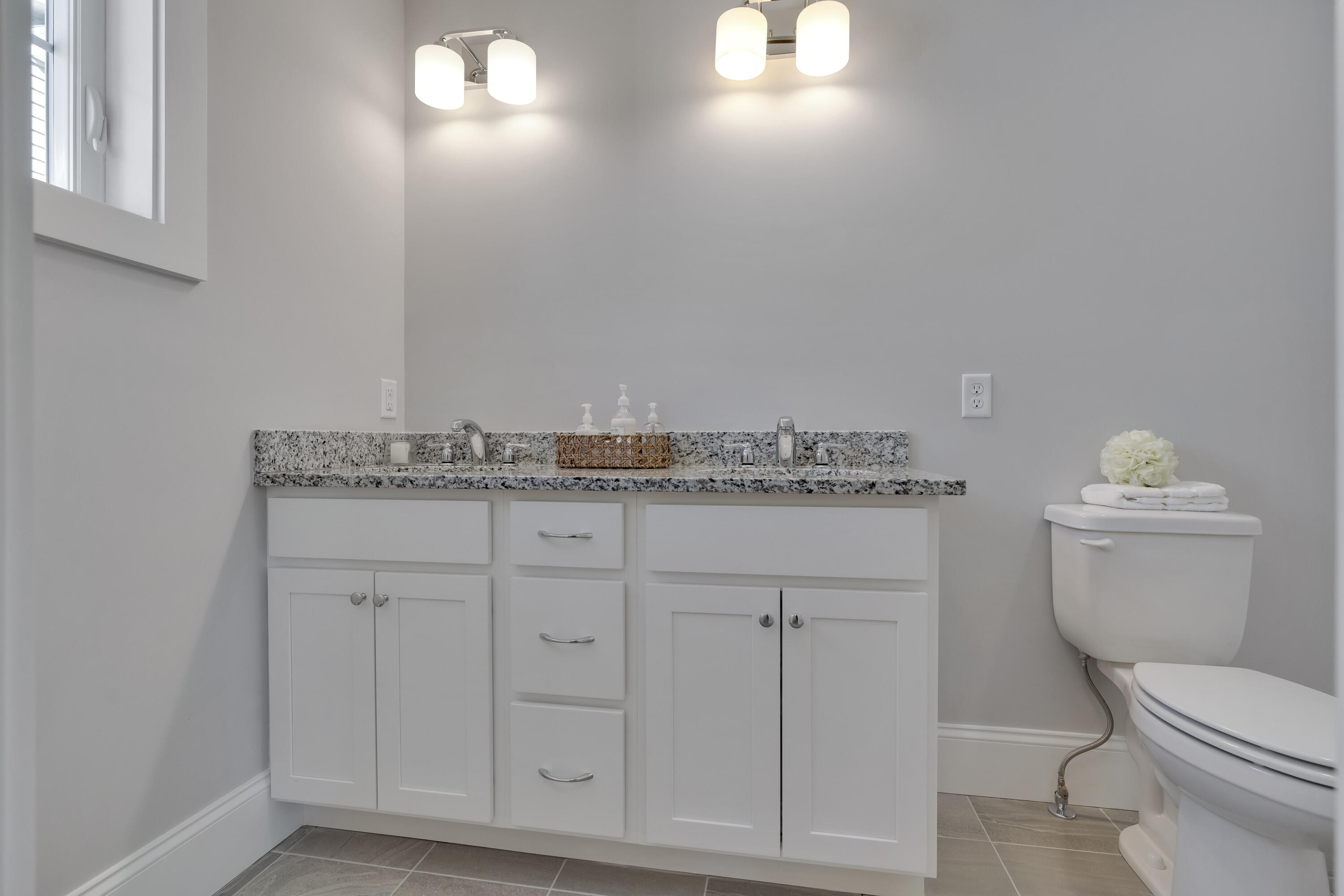 127 Falcon Crest Drive, Unit 4 Gorham, ME 04038 - Photo 16 of 34 _DSC3787