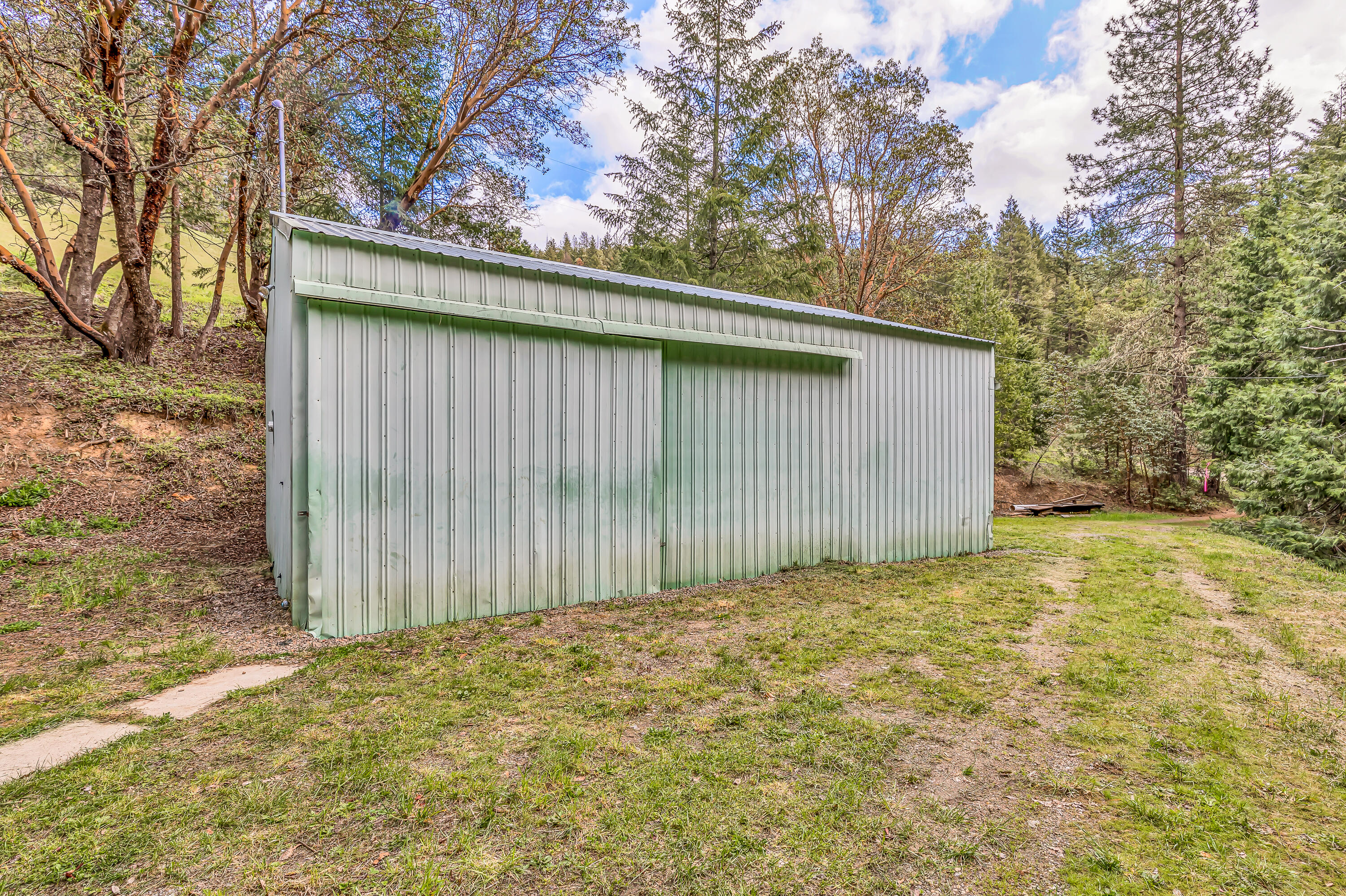 3142 Anderson Creek Road Talent, OR 97540 - Photo 28 of 46 Exterior of shop