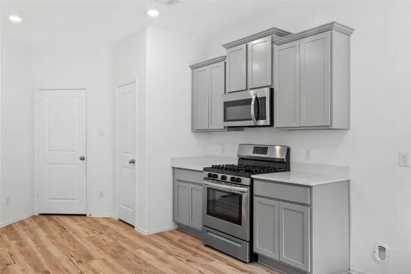 $2,200 | 19148 Cicerone Court, New Caney, TX 77357