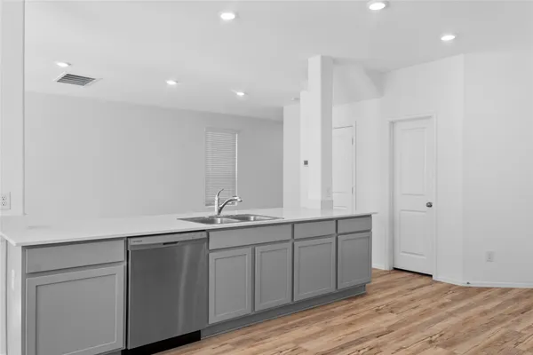 $2,200 | 19148 Cicerone Court, New Caney, TX 77357