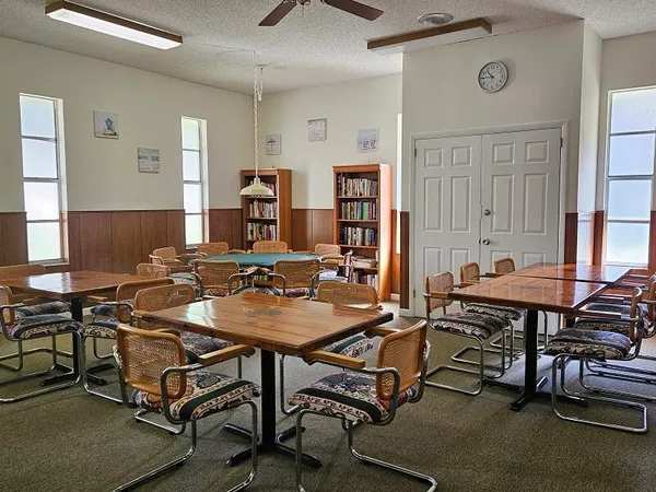 $1,400 | 700 Village Green Court, Unit 316, Palm Springs, FL 33461