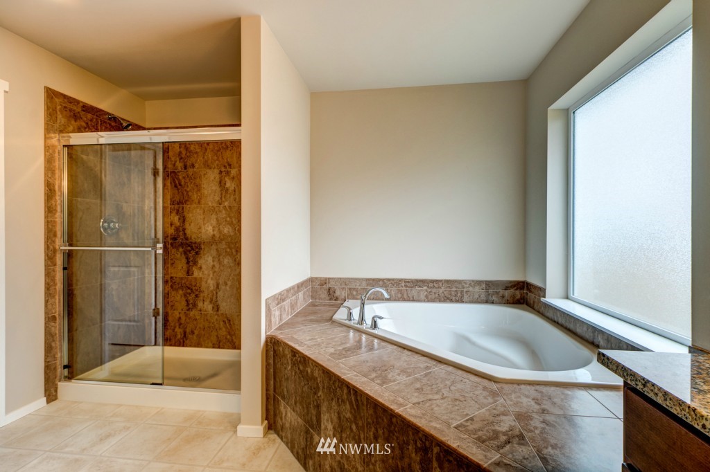 22323 38th Avenue Southeast Bothell, WA 98021 - Photo 13 of 25